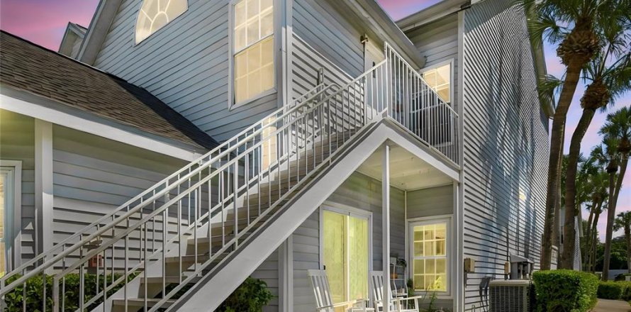 Condo in Tampa, Florida, 2 bedrooms № 2378338