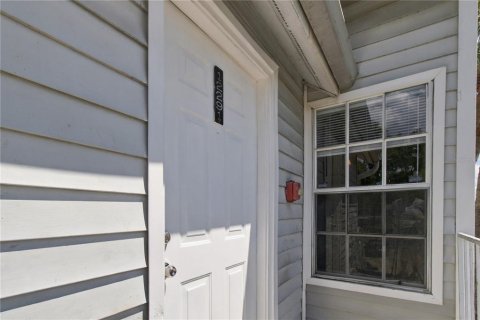 Condo in Tampa, Florida, 2 bedrooms № 2378338 - photo 2