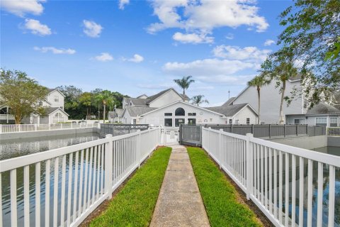 Condo in Tampa, Florida, 2 bedrooms № 2378338 - photo 16