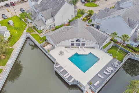 Condo in Tampa, Florida, 2 bedrooms № 2378338 - photo 9