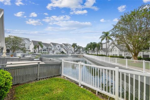 Condo in Tampa, Florida, 2 bedrooms № 2378338 - photo 11