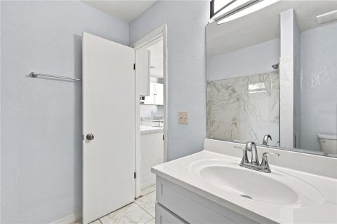 Condo in Tampa, Florida, 2 bedrooms № 2378338 - photo 29