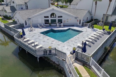 Condo in Tampa, Florida, 2 bedrooms № 2378338 - photo 20