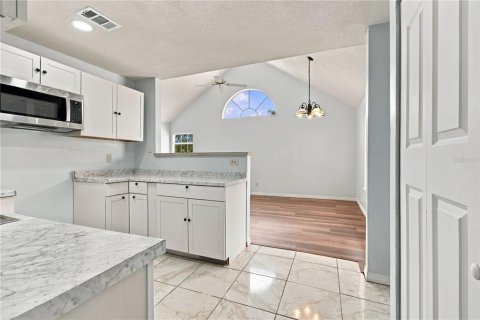 Condo in Tampa, Florida, 2 bedrooms № 2378338 - photo 30