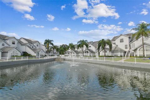 Condo in Tampa, Florida, 2 bedrooms № 2378338 - photo 5