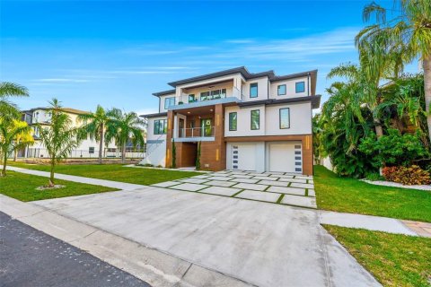 Casa en venta en Saint Petersburg, Florida, 5 dormitorios, 382.48 m2 № 1680496 - foto 10