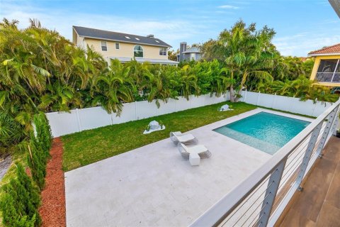 Casa en venta en Saint Petersburg, Florida, 5 dormitorios, 382.48 m2 № 1680496 - foto 27