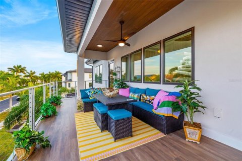 Casa en venta en Saint Petersburg, Florida, 5 dormitorios, 382.48 m2 № 1680496 - foto 29
