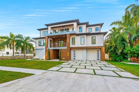 Casa en venta en Saint Petersburg, Florida, 5 dormitorios, 382.48 m2 № 1680496 - foto 6