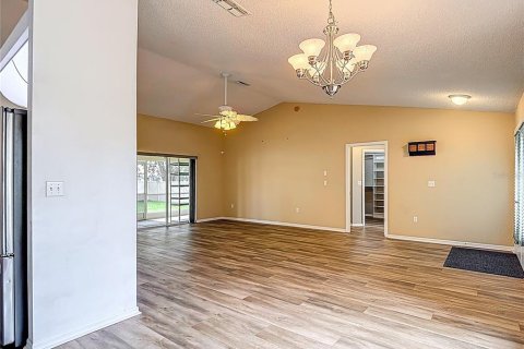 Casa en venta en Spring Hill, Florida, 3 dormitorios, 160.72 m2 № 1835374 - foto 5