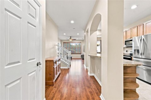 Townhouse in Land O' Lakes, Florida 3 bedrooms, 167.41 sq.m. № 2316474 - photo 5