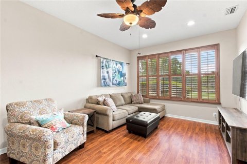 Townhouse in Land O' Lakes, Florida 3 bedrooms, 167.41 sq.m. № 2316474 - photo 18