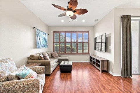 Townhouse in Land O' Lakes, Florida 3 bedrooms, 167.41 sq.m. № 2316474 - photo 21