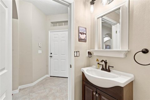 Townhouse in Land O' Lakes, Florida 3 bedrooms, 167.41 sq.m. № 2316474 - photo 7