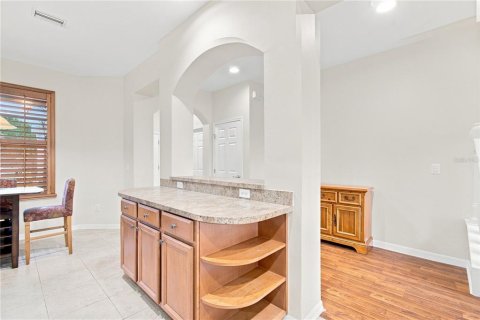 Townhouse in Land O' Lakes, Florida 3 bedrooms, 167.41 sq.m. № 2316474 - photo 14
