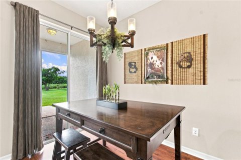 Townhouse in Land O' Lakes, Florida 3 bedrooms, 167.41 sq.m. № 2316474 - photo 22
