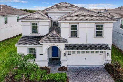 House in Davenport, Florida 8 bedrooms, 363.15 sq.m. № 1906301 - photo 2