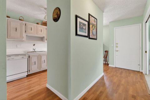 Condo in Delray Beach, Florida, 2 bedrooms  № 2245839 - photo 5