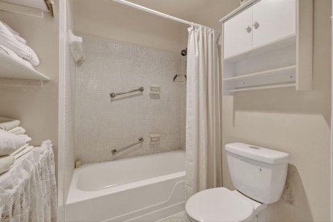Condo in Delray Beach, Florida, 2 bedrooms  № 2245839 - photo 23