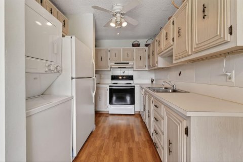 Condo in Delray Beach, Florida, 2 bedrooms  № 2245839 - photo 13