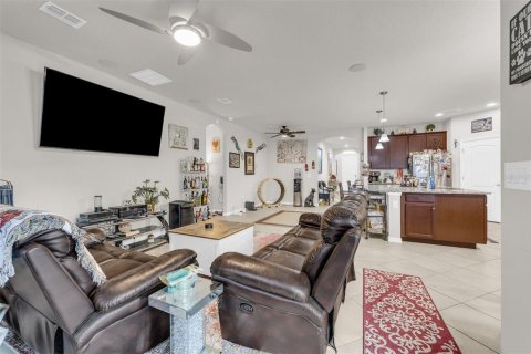 House in Orange City, Florida 3 bedrooms, 185.9 sq.m. № 2210395 - photo 7