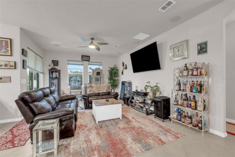 House in Orange City, Florida 3 bedrooms, 185.9 sq.m. № 2210395 - photo 5