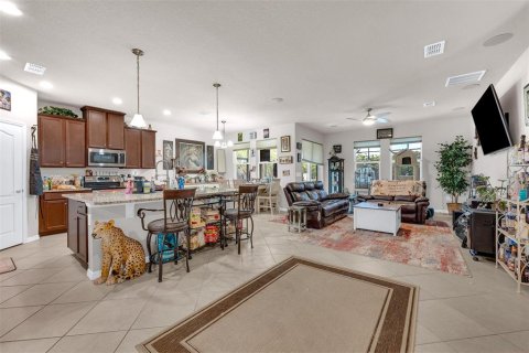 House in Orange City, Florida 3 bedrooms, 185.9 sq.m. № 2210395 - photo 8