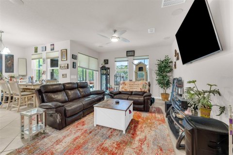 House in Orange City, Florida 3 bedrooms, 185.9 sq.m. № 2210395 - photo 6