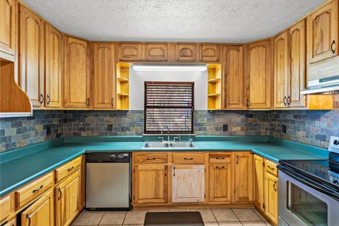 Casa en venta en Dade City, Florida, 3 dormitorios, 222.78 m2 № 1915513 - foto 24