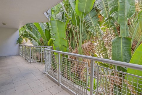 Condominio en alquiler en Fort Lauderdale, Florida, 2 dormitorios, 148.64 m2 № 1050025 - foto 1
