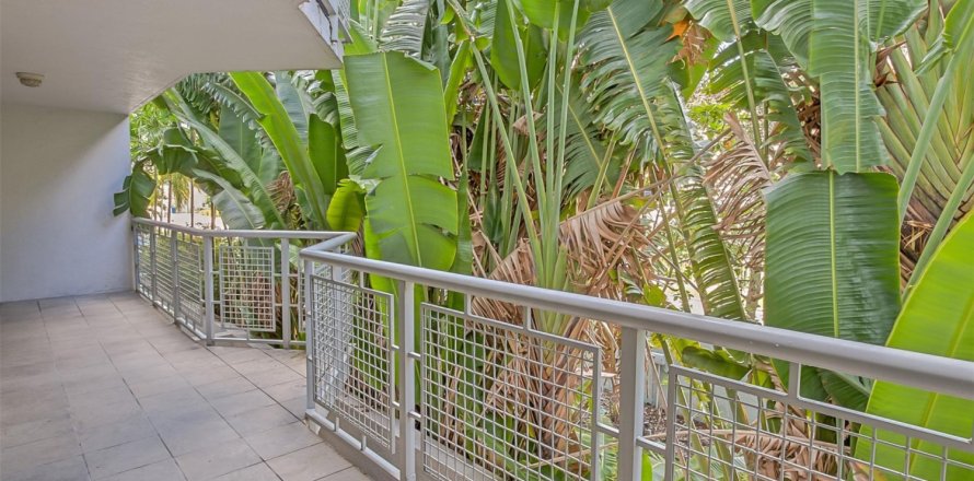 Condominio en Fort Lauderdale, Florida, 2 dormitorios № 1050025