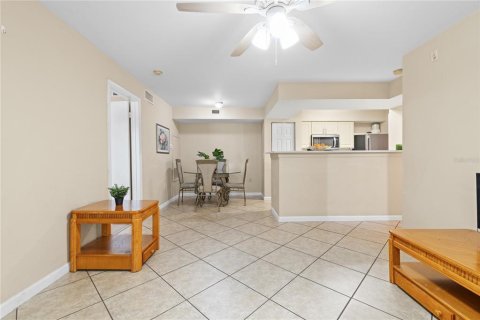 Condo in Kissimmee, Florida, 2 bedrooms № 2232832 - photo 11