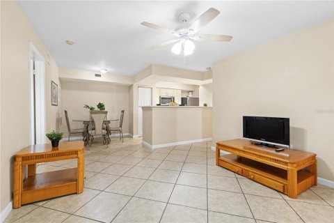 Condo in Kissimmee, Florida, 2 bedrooms № 2232832 - photo 10