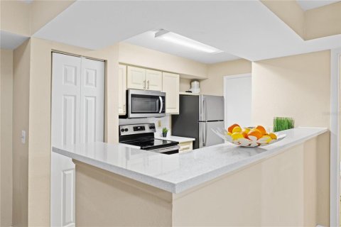 Condo in Kissimmee, Florida, 2 bedrooms № 2232832 - photo 12