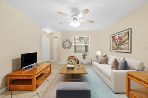 Condo in Kissimmee, Florida, 2 bedrooms № 2232832 - photo 4