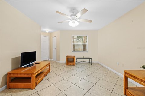 Condo in Kissimmee, Florida, 2 bedrooms № 2232832 - photo 5