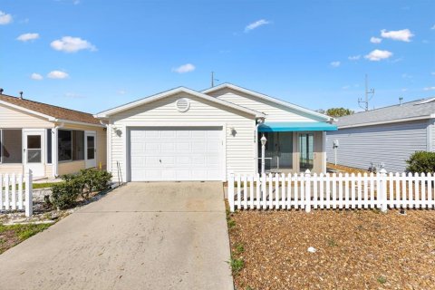 House in The Villages, Florida 2 bedrooms, 108.88 sq.m. № 2238471