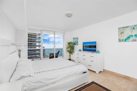 Copropriété à louer à Hallandale Beach, Floride: 2 chambres, 135.45 m2 № 1765039 - photo 9
