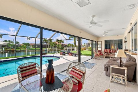 House in Punta Gorda, Florida 2 bedrooms, 158.4 sq.m. № 2258230 - photo 14
