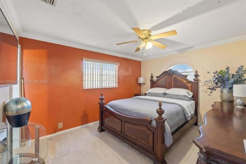 House in Miramar, Florida 3 bedrooms, 140.65 sq.m. № 2007897 - photo 18