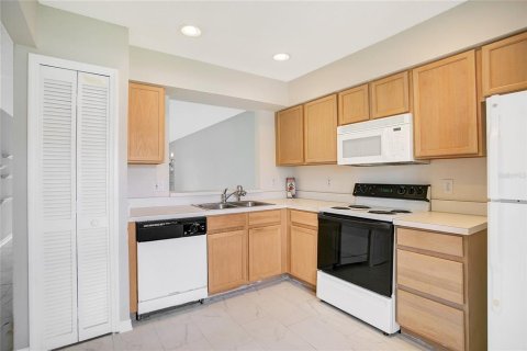 Condo in Orlando, Florida, 2 bedrooms  № 2106652 - photo 3