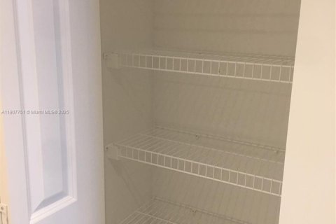 Снять в аренду квартиру в Майами, Флорида 1 спальня, 80.55м2, № 1964056 - фото 15