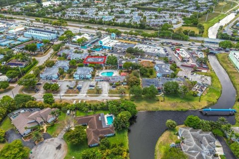 Купить кондоминиум в Пальметто-Бей, Флорида 2 спальни, 72.19м2, № 1958401 - фото 27