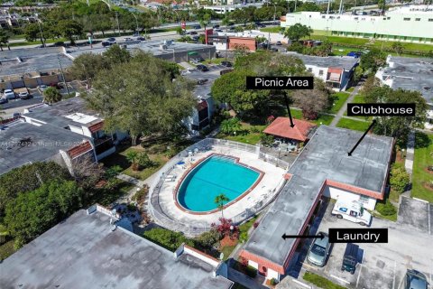 Купить кондоминиум в Пальметто-Бей, Флорида 2 спальни, 72.19м2, № 1958401 - фото 30