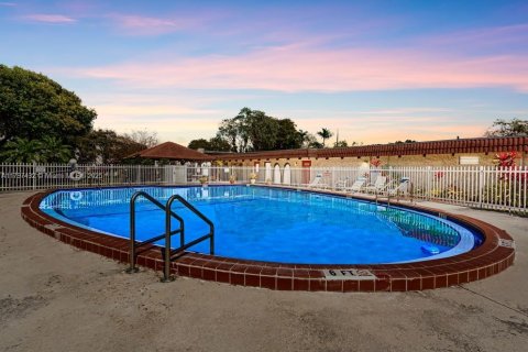 Купить кондоминиум в Пальметто-Бей, Флорида 2 спальни, 72.19м2, № 1958401 - фото 21