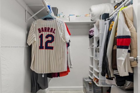 Купить кондоминиум в Пальметто-Бей, Флорида 2 спальни, 72.19м2, № 1958401 - фото 15