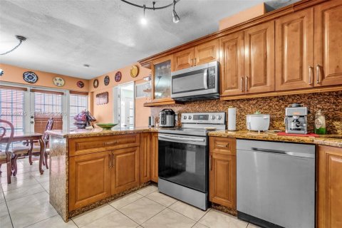 Купить виллу или дом в Майами, Флорида 4 спальни, 160.91м2, № 2005483 - фото 5