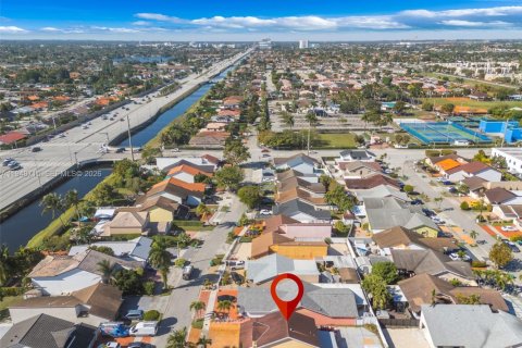 Купить виллу или дом в Майами, Флорида 4 спальни, 160.91м2, № 2005483 - фото 14