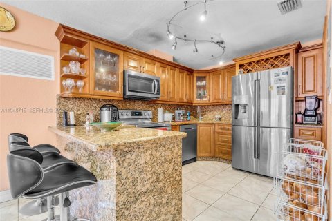 Купить виллу или дом в Майами, Флорида 4 спальни, 160.91м2, № 2005483 - фото 4