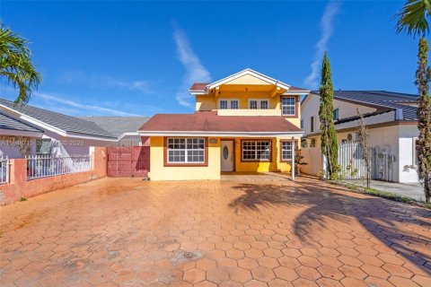 Дом в Майами, Флорида 4 спальни, 160.91м2 № 2005483